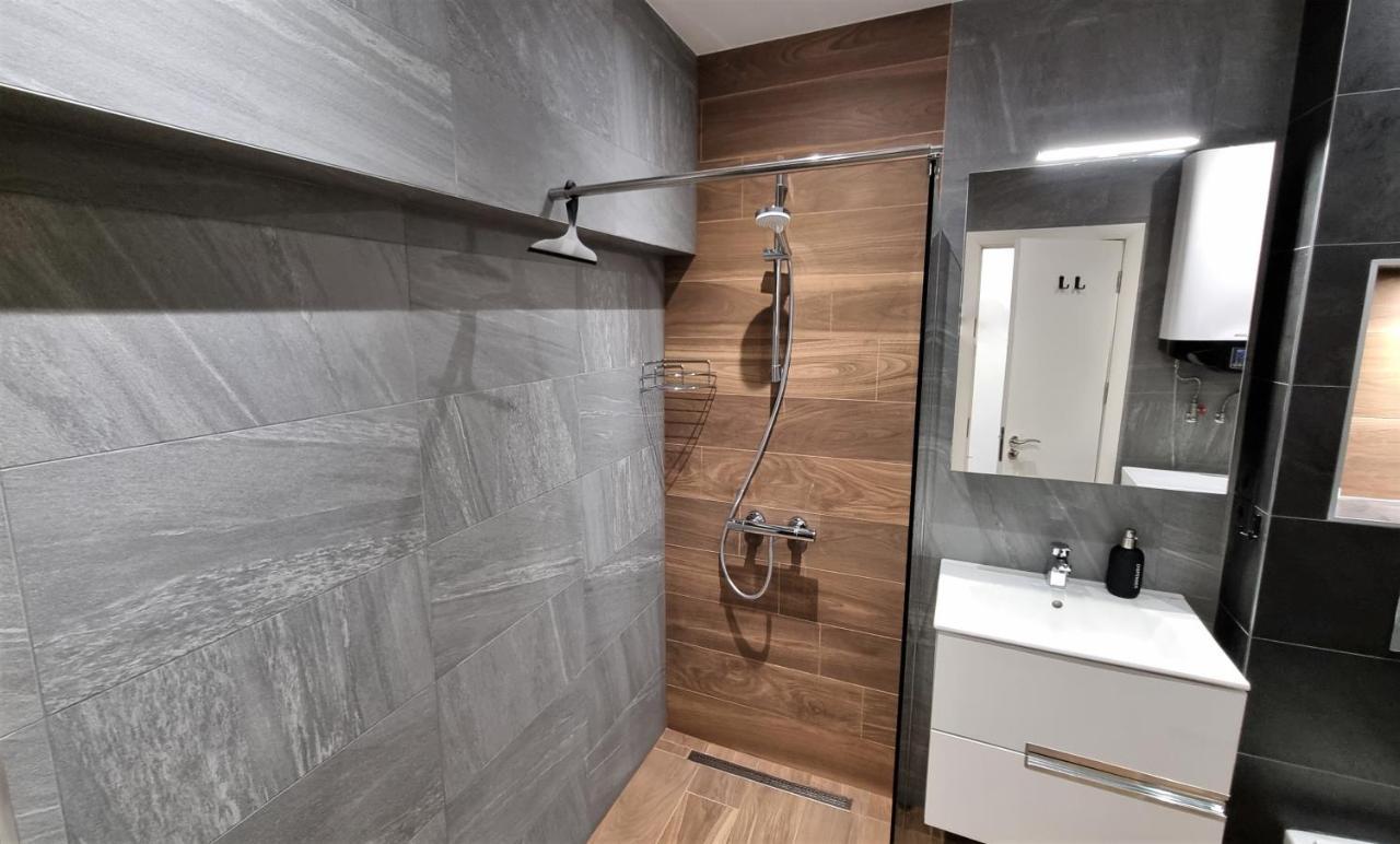 Luxury Quiet Apartment In The City Center Plovdiv Esterno foto