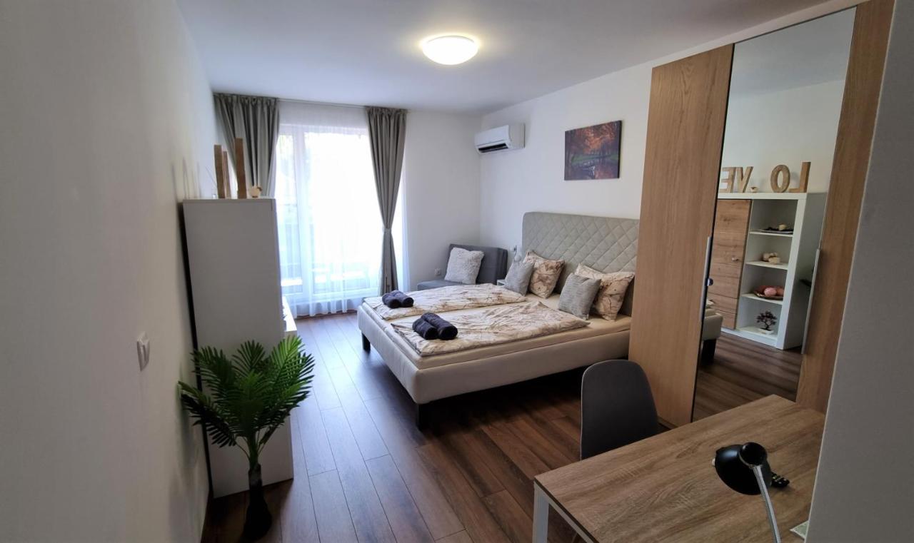 Luxury Quiet Apartment In The City Center Plovdiv Esterno foto
